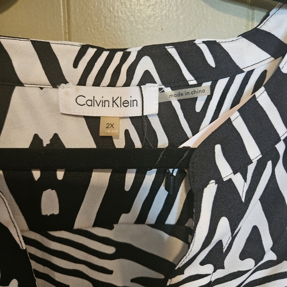 Calvin Klein Abstract Print Blouse, Women's, Size 2X, Black & White - Picture 4 of 4